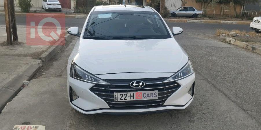 هیوندای ئەلەنترا